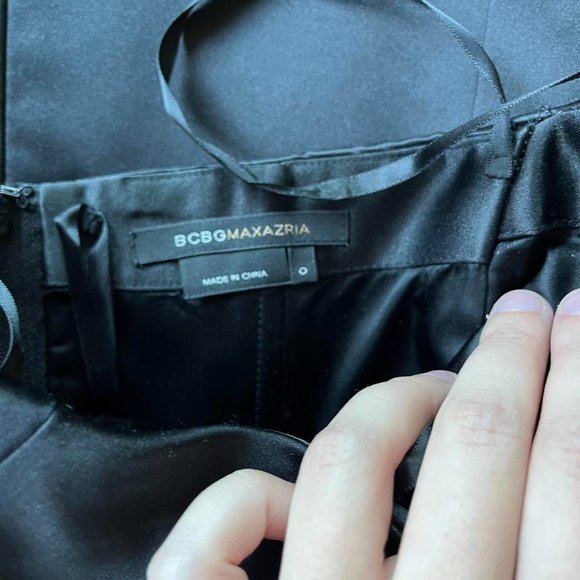 BCBG Maxazria Strapless Black Midi prom Dress with Rose Belt Formal Size 0 - Picture 3 of 5